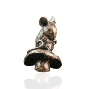 Bronze Mouse on Toadstool – Butler & Peach Miniatures.