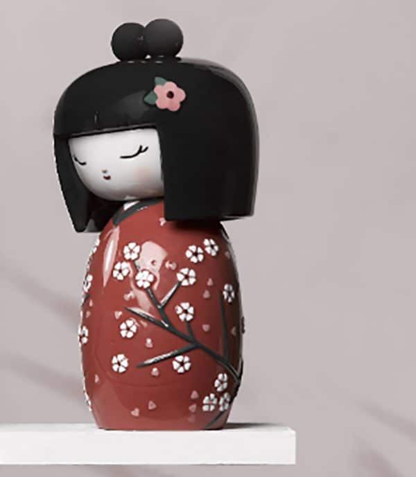 Lladro Kokeshi Doll Rojo. Lifestyle