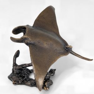 Solid bronze manta ray sculpture mounted on a decorative base with multi-tonal patina finish by Marquise Jewellery